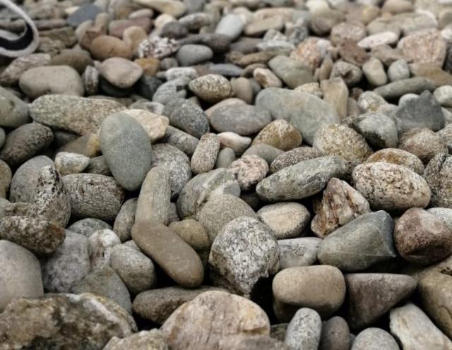 Галька речная пестрая (20-40 мм.)  купить в Королеве от производителя, без посредников