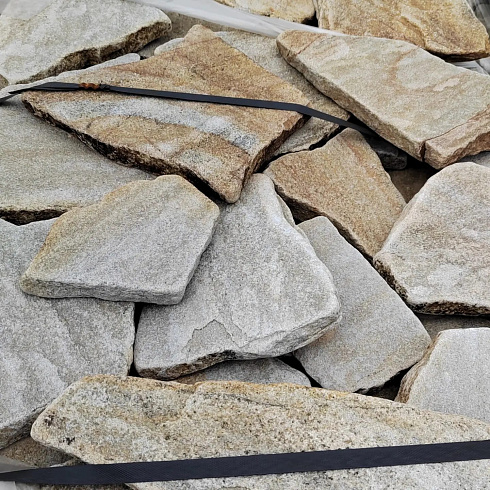 Kamenclub.ru: Песчаник пластушка галтованный желтый с рисунком (3 см)  купить в Королеве плитняк - пластушка желтый песчаник 21000 руб/м3   фото КАМЕНЬ КЛУБ