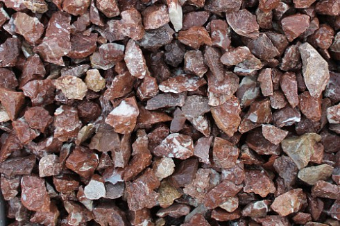 Kamenclub.ru: Мраморная крошка (щебень крошка розовый) фр. 40-70 мм.  купить в Королеве мрамр розовый, красный мраморный декоративный 11000 руб/т   фото КАМЕНЬ КЛУБ