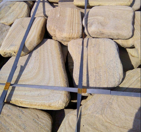 Kamenclub.ru: Песчаник пластушка галтованный желтый с рисунком (3 см)  купить в Королеве плитняк - пластушка желтый песчаник 21000 руб/м3   фото КАМЕНЬ КЛУБ