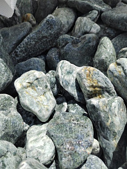 Галтованный жадеит (фр. 70-100 мм) фото Камень Клуб  купить в Королеве