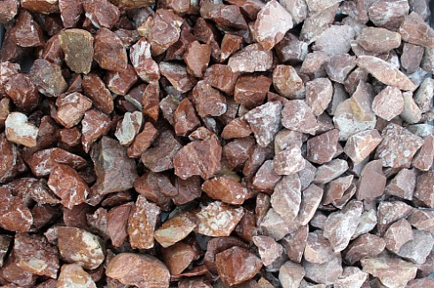 Kamenclub.ru: Мраморная крошка (щебень крошка розовый) фр. 20-40 мм.  купить в Королеве мрамор розовый, красный мраморная крошка декоративная 11000 руб/т   фото КАМЕНЬ КЛУБ