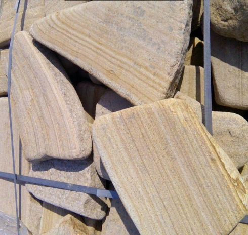 Kamenclub.ru: Песчаник пластушка галтованный желтый с рисунком (3 см)  купить в Королеве плитняк - пластушка желтый песчаник 21000 руб/м3   фото КАМЕНЬ КЛУБ