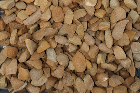 Kamenclub.ru: Щебень крошка желтый (песчаник) фр. 20-40 мм.  купить в Королеве песчаник бежевый рыжий каменная крошка песчаника 9500 руб/т   фото КАМЕНЬ КЛУБ