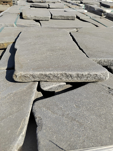 Kamenclub.ru: Песчаник галтованный для облицовки (фр. 2-5 см)  купить в Королеве песчник рыжий желтый серый песчаник окатанный речной 6 000 руб/т   фото КАМЕНЬ КЛУБ