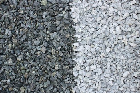 Kamenclub.ru: Щебень крошка зеленый (змеевик) фр. 10-20 мм.  купить в Королеве змеевик зеленый, салатовый декоративная ландшафтная каменная крошка щебня 7 200 руб/т   фото КАМЕНЬ КЛУБ