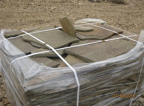 Kamenclub.ru: Песчаник пластушка серо-зеленый (4,0 см- 5,0 см)  купить в Королеве песчаник серо-зеленый, серый, зеленый песчаник рваный ландшафтный колотый 9000 руб/м3   фото КАМЕНЬ КЛУБ