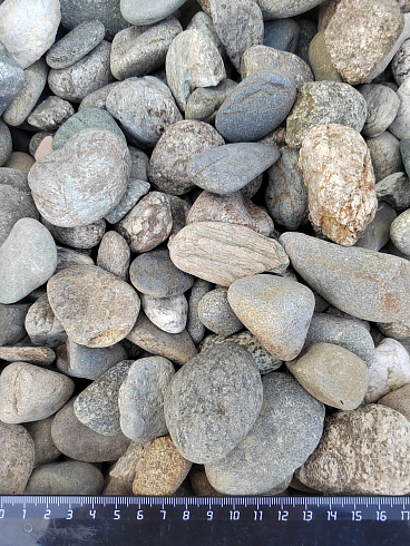 Kamenclub.ru: Галька речная окат (пестрая) фр. 20-40 мм. купить  в Королеве галька речная пестрая, серая, серые оттенки галька речная окатанная округлая 5000 руб/т   фото КАМЕНЬ КЛУБ
