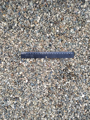 Kamenclub.ru: Галька речная окат (серая) фр.5-10 мм купить  в Королеве галька речная серая, серый, темно-серый, светло-серый, коричневый речная окатанная галька декоративная ландшатфная 5000 руб/т   фото КАМЕНЬ КЛУБ