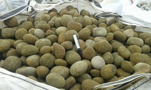 Kamenclub.ru: Песчаник ядра, фр. 100-300 мм  купить в Королеве песчаник бежевый серый рыжий речная галька 5 000 руб/т   фото КАМЕНЬ КЛУБ