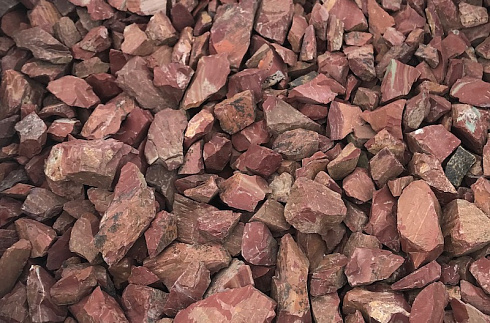 Kamenclub.ru: Щебень крошка красный (ЯШМА) фр. 10-20 мм.  купить в Королеве яшма красный, бордовый, оранжевый, рыжий декоративный каменный ландшафтный щебень колотый 9000 руб/т   фото КАМЕНЬ КЛУБ