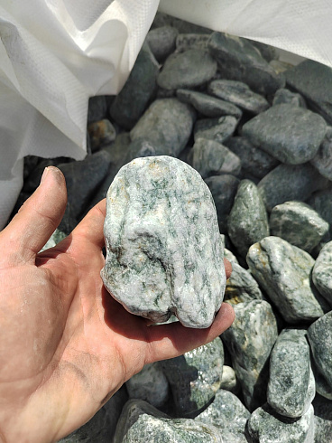 фото Галтованный жадеит (фр. 70-100 мм)  купить в Королеве в интернет-портале КАМЕНЬ КЛУБ