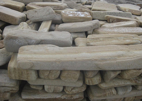 Kamenclub.ru: Песчаник пластушка галтованный желтый с рисунком (3 см)  купить в Королеве плитняк - пластушка желтый песчаник 21000 руб/м3   фото КАМЕНЬ КЛУБ