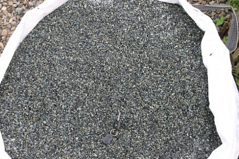 Kamenclub.ru: Щебень крошка зеленый (змеевик) фр. 5-10 мм  купить в Королеве змеевик зеленый, салатовый ландшафтный декоративный щебень крошка 7 200 руб/т   фото КАМЕНЬ КЛУБ