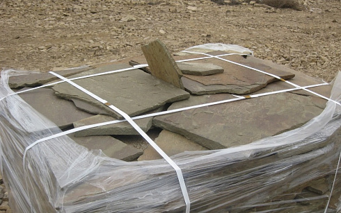 Kamenclub.ru: Песчаник пластушка серо-зеленый (1,5 см)  купить в Королеве плитняк - пластушка серо-зеленый, серый, зеленый пластушка рваная ландшафтная колотая 10200 руб/м3   фото КАМЕНЬ КЛУБ