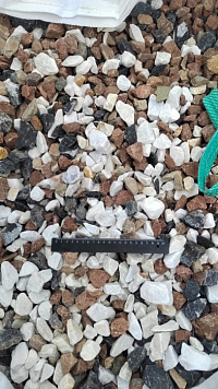 Kamenclub.ru: Мраморная крошка (щебень галтованный микс:белый-зеленый-розовый) фр.20-40 мм.  купить в Королеве мрамор белый, зеленый, розовый мрамор декоративный (галтовка) 15500 руб/т   фото КАМЕНЬ КЛУБ