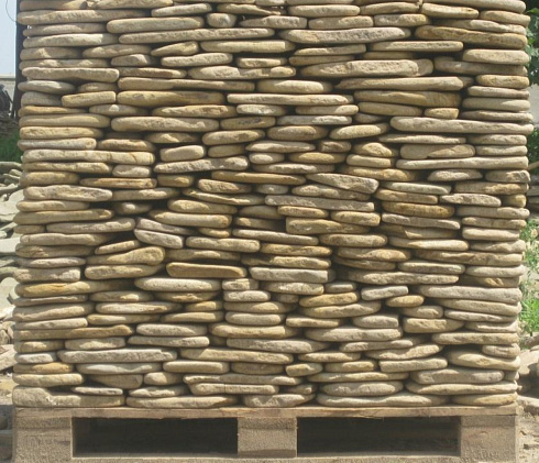 Kamenclub.ru: Песчаник пластушка галтованный желтый с рисунком (3 см)  купить в Королеве плитняк - пластушка желтый песчаник 21000 руб/м3   фото КАМЕНЬ КЛУБ