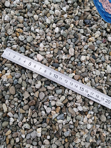 Kamenclub.ru: Галька речная окат (серая) фр.5-10 мм купить  в Королеве галька речная серая, серый, темно-серый, светло-серый, коричневый речная окатанная галька декоративная ландшатфная 5000 руб/т   фото КАМЕНЬ КЛУБ