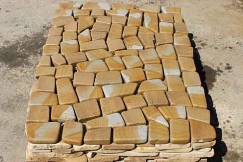 Kamenclub.ru: Песчаник брусчатка (Готика) art PSG-L-01  купить в Королеве    2300 руб/кв.м   фото КАМЕНЬ КЛУБ