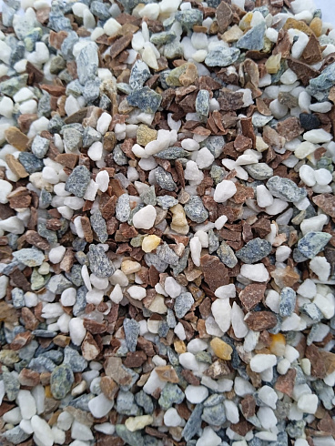 Kamenclub.ru: Мраморная крошка (щебень крошка микс: белый-зеленый-розовый) фр. 5-10 мм  купить в Королеве мрамор белый, зеленый, розовый, разноцветный, молочный декоративная ландшафтная мраморная крошка 9500 руб/т   фото КАМЕНЬ КЛУБ