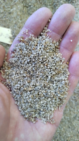 Кварцевый песок для площадок фр. 0,8 - 2 мм.  купить в Королеве фото Камень Клуб