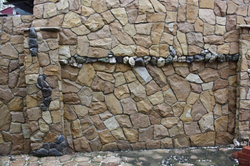 Kamenclub.ru: Песчаник колотый для облицовки (фр. 2-3 см)  купить в Королеве песчаник бежевый серый рыжий песчаник строительный 5000 руб/т   фото КАМЕНЬ КЛУБ