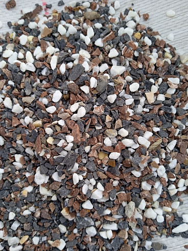 Kamenclub.ru: Мраморная крошка (щебень крошка микс: белый-зеленый-розовый) фр. 5-10 мм  купить в Королеве мрамор белый, зеленый, розовый, разноцветный, молочный декоративная ландшафтная мраморная крошка 9500 руб/т   фото КАМЕНЬ КЛУБ