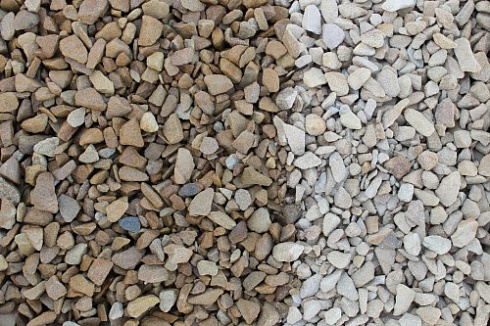 Kamenclub.ru: Щебень крошка желтый (песчаник) фр. 10-20 мм.  купить в Королеве песчаник бежевый, серый, рыжий декоративный ландшафтный щебень колотый 9500 руб/т   фото КАМЕНЬ КЛУБ