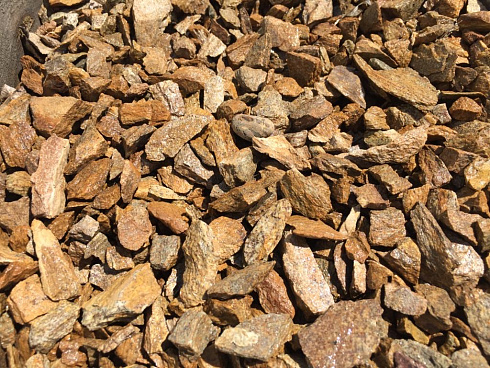 Kamenclub.ru: Щебень крошка желтый (ЗЛАТОЛИТ) фр. 10-20 мм.  купить в Королеве златолит бежевый, золотистый, желтый каменная декоративная крошка щебня златолита 10800 руб/т   фото КАМЕНЬ КЛУБ