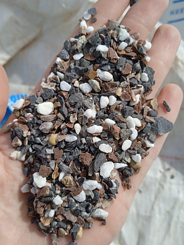 Kamenclub.ru: Мраморная крошка (щебень крошка микс: белый-зеленый-розовый) фр. 5-10 мм  купить в Королеве мрамор белый, зеленый, розовый, разноцветный, молочный декоративная ландшафтная мраморная крошка 9500 руб/т   фото КАМЕНЬ КЛУБ