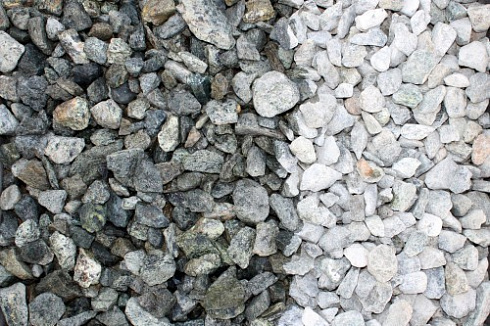 Kamenclub.ru: Щебень крошка зеленый (змеевик) фр. 20-40 мм.  купить в Королеве мрамор зеленый, салатовый ландшафтная мраморная крошка 8500 руб/т   фото КАМЕНЬ КЛУБ