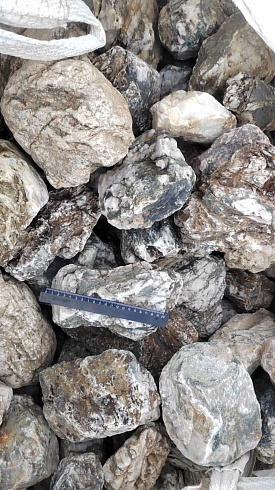 Kamenclub.ru: Кварцевый валунчик фр.100-300 мм.  купить в Королеве кварц белый, бежевый молочный рыжий крупный природный камень галечник 7850 руб/т   фото КАМЕНЬ КЛУБ