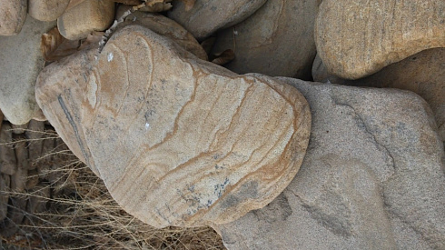 Kamenclub.ru: Песчаник пластушка галтованный желтый с рисунком (3 см)  купить в Королеве плитняк - пластушка желтый песчаник 21000 руб/м3   фото КАМЕНЬ КЛУБ