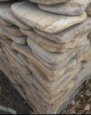 Kamenclub.ru: Песчаник пластушка галтованный желтый с рисунком (3 см)  купить в Королеве плитняк - пластушка желтый песчаник 21000 руб/м3   фото КАМЕНЬ КЛУБ