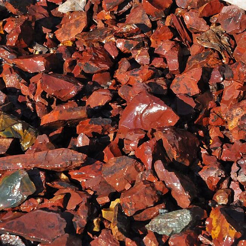Kamenclub.ru: Щебень крошка красный (ЯШМА) фр. 10-20 мм.  купить в Королеве яшма красный, бордовый, оранжевый, рыжий декоративный каменный ландшафтный щебень колотый 9000 руб/т   фото КАМЕНЬ КЛУБ
