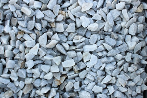 Kamenclub.ru: Мраморная крошка, щебень, цвет-белый,  фр. 20-40 мм.  купить в Королеве мрамор белый молочный слоновая кость айвори  мраморная крошка ландшафтная 12000 руб/т   фото КАМЕНЬ КЛУБ