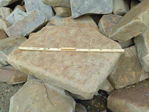 Kamenclub.ru: Песчаник для мощения дорожек, площадок, парковок ( фр 5-10 см)  купить в Королеве песчаник  серый желтый коричневый рыжий песчаник оголтованный окатанный 6500 руб/т   фото КАМЕНЬ КЛУБ