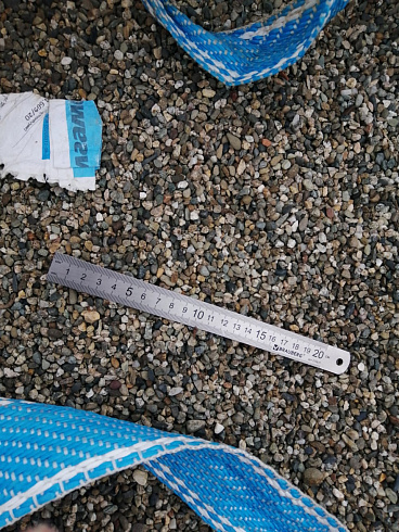 Kamenclub.ru: Галька речная окат (серая) фр.3-5 мм купить  в Королеве галька речная серая бежевый темно-серый окатанный речной камень округлый 9500 руб/т   фото КАМЕНЬ КЛУБ