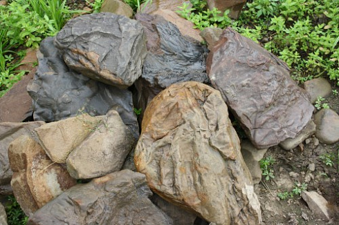 Kamenclub.ru: Песчаник декоративный ландшафтный (фр. 300-500 мм)  купить в Королеве песчаник желтый рыжий серый зеленый валун речной окатанный природный песчаника 4 500 руб/т   фото КАМЕНЬ КЛУБ