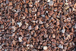 Kamenclub.ru: Мраморная крошка (щебень галтованный розовый) фр.5-10 мм.  купить в Королеве мрамор розовый, красный окатанный мраморный щебень декоративный ландшатфный 15000 руб/т   фото КАМЕНЬ КЛУБ