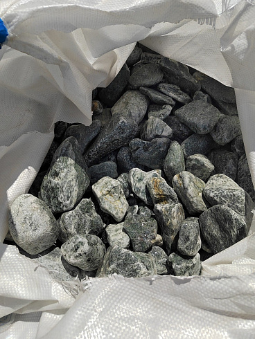 фото Галтованный жадеит (фр. 70-100 мм)  купить в Королеве в интернет-портале КАМЕНЬ КЛУБ