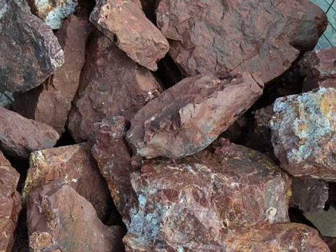 Kamenclub.ru: Щебень крошка красный (ЯШМА) фр. 10-20 мм.  купить в Королеве яшма красный, бордовый, оранжевый, рыжий декоративный каменный ландшафтный щебень колотый 9000 руб/т   фото КАМЕНЬ КЛУБ