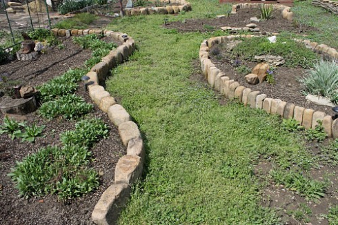 Kamenclub.ru: Песчаник для строительства и кладки блочный (фр 100-200 мм)  купить в Королеве песчаник бежевый серый рыжий валун мелкий для строительства песчаник 6500 руб/т   фото КАМЕНЬ КЛУБ