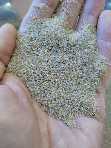 Кварцевый песок для площадок фр. 0,3 - 1 мм.  купить в Королеве фото Камень Клуб