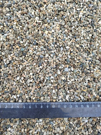 Kamenclub.ru: Галька речная окат (серая) фр.3-5 мм купить  в Королеве галька речная серая бежевый темно-серый окатанный речной камень округлый 9500 руб/т   фото КАМЕНЬ КЛУБ