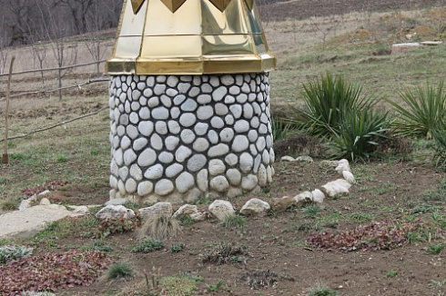 Kamenclub.ru: Галька речная плоская (бело-серая) фр. 100-200-300 мм. купить  в Королеве галька речная плоская серый, белый, бело-серый, серо-белый речная галька плоская  9000 руб/т   фото КАМЕНЬ КЛУБ