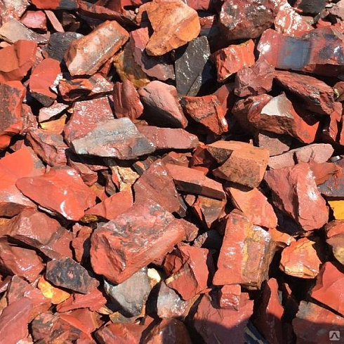 Kamenclub.ru: Щебень крошка красный (ЯШМА) фр. 5-10 мм.  купить в Королеве крошка каменная яшмы красный, бордовый, темно-красный декоративная крошка ландшафтная каменная яшмоидная 8500 руб/т   фото КАМЕНЬ КЛУБ