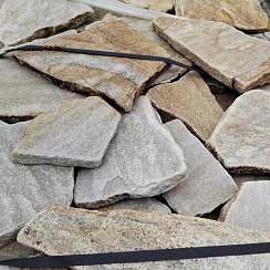 Kamenclub.ru: Песчаник пластушка галтованный желтый с рисунком (3 см)  купить в Королеве плитняк - пластушка желтый песчаник 21000 руб/м3   фото КАМЕНЬ КЛУБ