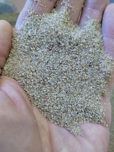 Кварцевый песок для площадок фр. 0,3 - 1 мм.  купить в Королеве фото Камень Клуб