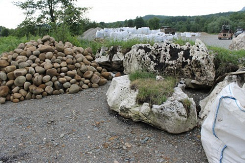 Kamenclub.ru: Песчаник ядра, фр. 100-300 мм  купить в Королеве песчаник бежевый серый рыжий речная галька 5 000 руб/т   фото КАМЕНЬ КЛУБ